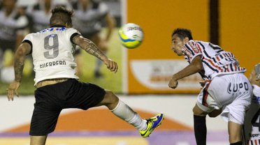 Mano elogia time e nega que esteja preservando Pato no Corinthians