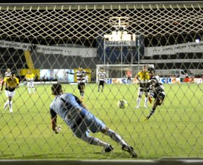 Falta de água em vestiário gera atrito após jogo do Paulistão