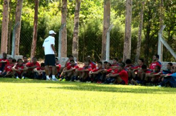 Paulistão: Após duas derrotas, treinador se reúne com elenco do Penapolense