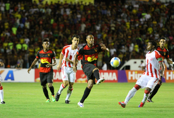 COPA DO NORDESTE: Dez anos depois, Náutico quebra tabu e afunda rival