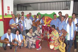Companhia de Reis da Lagoinha chega no Estádio Fortaleza