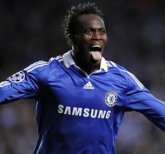 Italiano: Milan anuncia contratação do volante ganês Essien