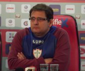 Apesar da má exibição, Guto Ferreira não muda a Portuguesa