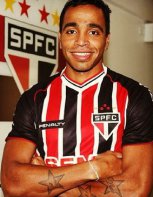 Paulistão Chevrolet: Lateral uruguaio ganha vaga de Reinaldo no São Paulo