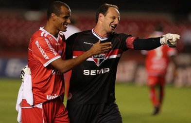 Com dores no joelho, Rogério Ceni desfalca o São Paulo