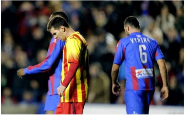 Espanhol: Iniesta se junta a Puyol e Neymar e também é desfalque