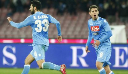 ITALIANO: Zagueiro marca no fim e salva Napoli de derrota em casa