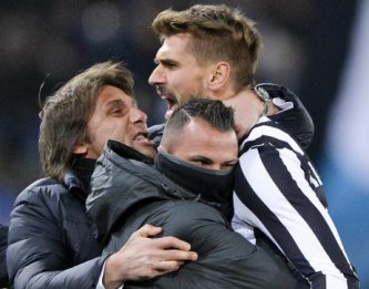 ITALIANO: Buffon é expulso, mas Juventus busca empate com Lazio