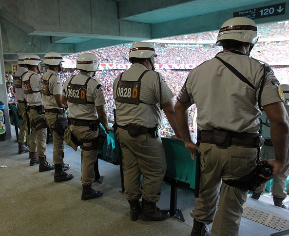 Protestos no Rio acabam em confusão em Copacabana