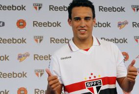 Dirigente do São Paulo nega interesse em vender meia