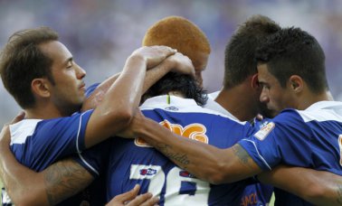 MINEIRO: Cruzeiro abre temporada com vitória magra no Mineirão