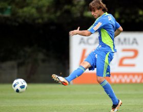 Menos um! Palmeiras acerta venda de zagueiro para Napoli