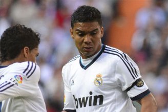 Ex-volante do São Paulo fica próximo de acerto com o Porto-POR