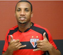 Paulistão: Artilheiro comemora boa fase e quer Linense embalado