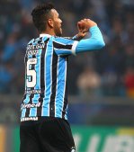 São Paulo e Grêmio acertam troca de volante por zagueiro