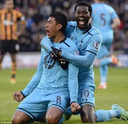 INGLÊS: Manchester perde e ídolo do Timão marca em empate