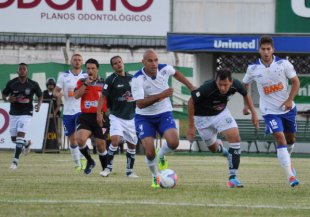 MINEIRO: Cruzeiro sofre para empatar sem gols com a Caldense