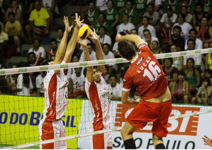 Vôlei: Brasil Kirin joga bem, mas perde para o Sesi
