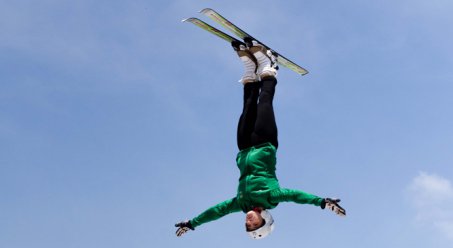 Lais Souza tem leve melhora e fala algumas palavras