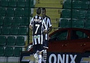 CATARINENSE: Figueira vence e cola no líder Criciúma