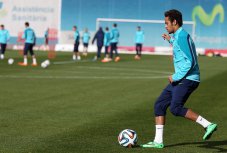 Espanhol: Em recuperação, Neymar faz treino com bola no Barça