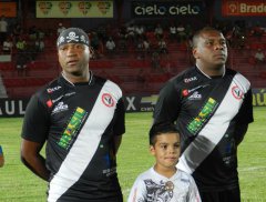 Comandado por Vampeta, ex-craques do futebol brasileiro vestem camisa do Osasco