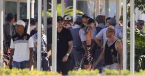 Paulistão: Segundo jornal, invasores do CT queriam quebrar as pernas de Pato e Sheik