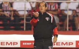 Muricy faz reunião e enquadra elenco antes de treino