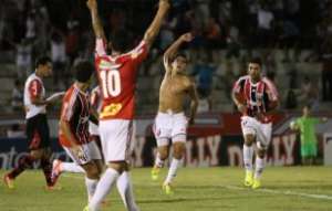 Botafogo 3 x 1 Oeste - Tricolor mantém 100% em casa e se isola na ponta