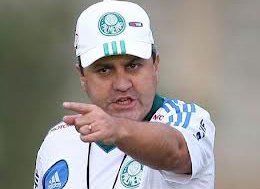 Paulistão: Gilson Kleina pede pés no chão ao elenco palmeirense