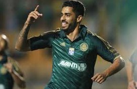 Mineiro:  Ex-zagueiro do Palmeiras acerta com o Cruzeiro por três meses