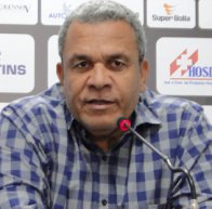 Com larga experiência, Hélio dos Anjos busca oportunidade no Estaduais