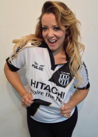 Após sucesso com a Ponte Preta, cantora lançará remix de hino do Corinthians