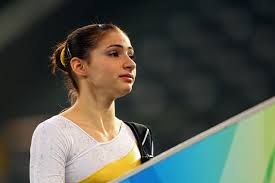 Lesão de Lais Souza pode não ser total, diz médico