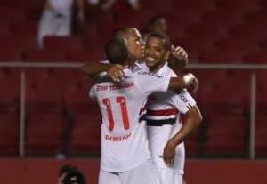 Paulistão Chevrolet: Luis Fabiano evita festejar marca, mas celebra triunfo