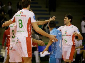 Vôlei: Com chances de se isolar em terceiro, Brasil Kirin enfrenta Cruzeiro