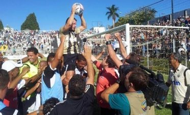 Até que enfim! Túlio Maravilha marca o seu gol mil a lá Pelé e Romário