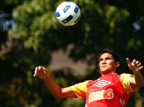 Paulistão: Santos ainda busca um zagueiro para fechar elenco