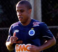 Libertadores: Cruzeiro confirma camisa 9 fora da estreia