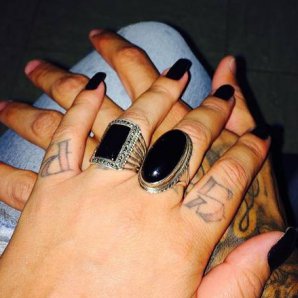 Ex-panicat vira casaca e engata affair com volante do Palmeiras