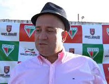 Mato-Grossense: Presidente do Operário demite técnico após tentar agredí-lo