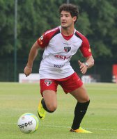 Dívida milionária com Pato pode melar troca entre São Paulo e Corinthians