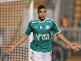 Copa 2014: Confiante em Seleção, artilheiro do Palmeiras mantém pés no chão