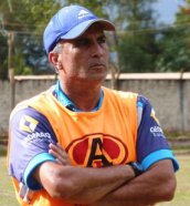 Sul-Mato-Grossense: Ivinhema vence e cola no líder