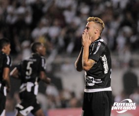 Paulistão Chevrolet: Chuteira verde gera polêmica na Ponte e zagueiro desabafa