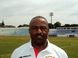 Técnico volta ao mercado e aguarda propostas para os Estaduai 2014