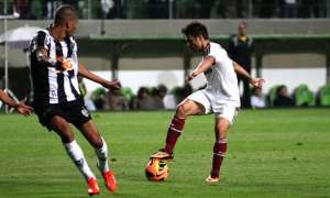 Mais um? São Paulo e Fluminense negociam troca de atacante por meia