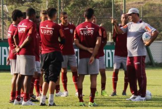 Mineiro: Apresentado, Moacir Júnior comanda o primeiro treino no América