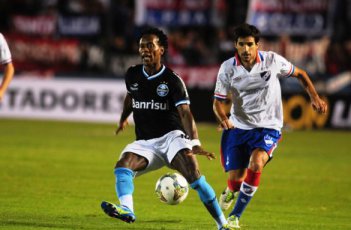 LIBERTADORES: Adriano Imperador estreia e brasileiros vencem 3 0002048158215 img