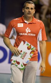 Vôlei: Brasil Kirin encara Montes Claros para se consolidar em terceiro na Superliga